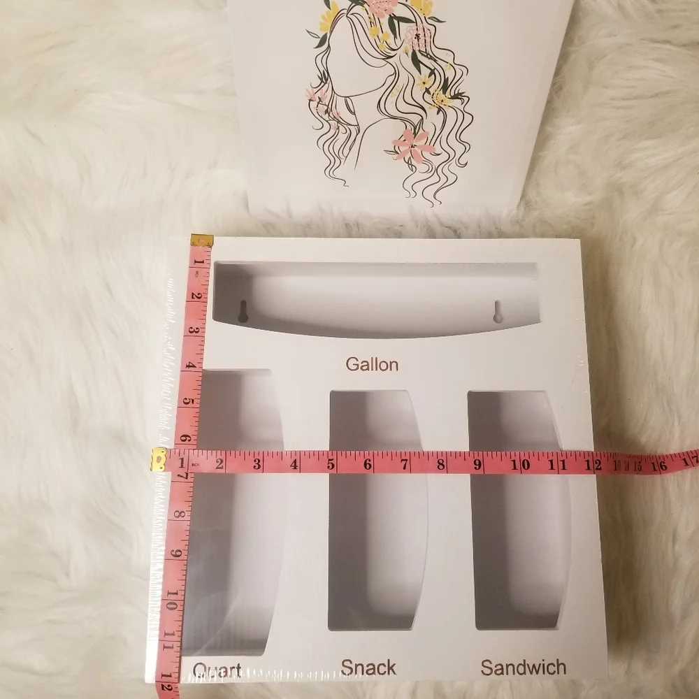 This cute bag holder in the color white